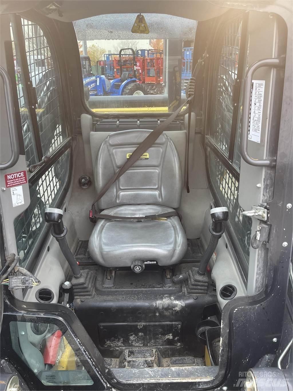New Holland C237 Skid steer mini nakladalci