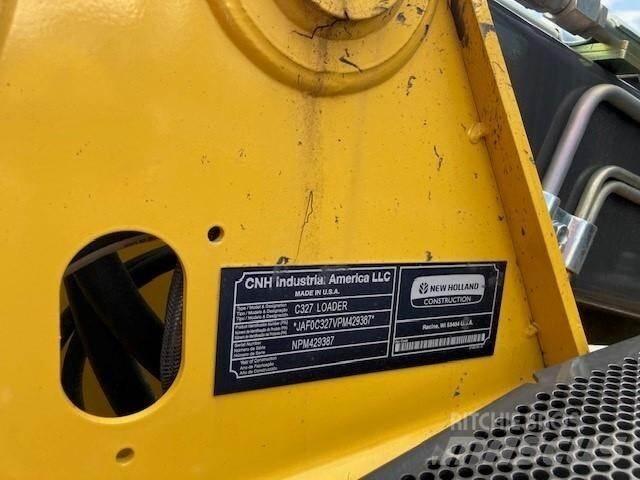 New Holland C327 Skid steer mini nakladalci