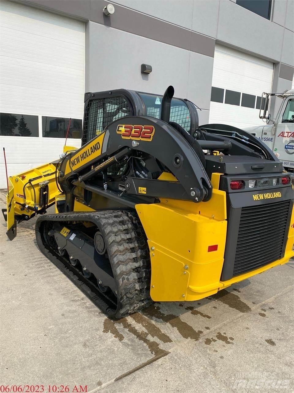 New Holland C332 Skid steer mini nakladalci
