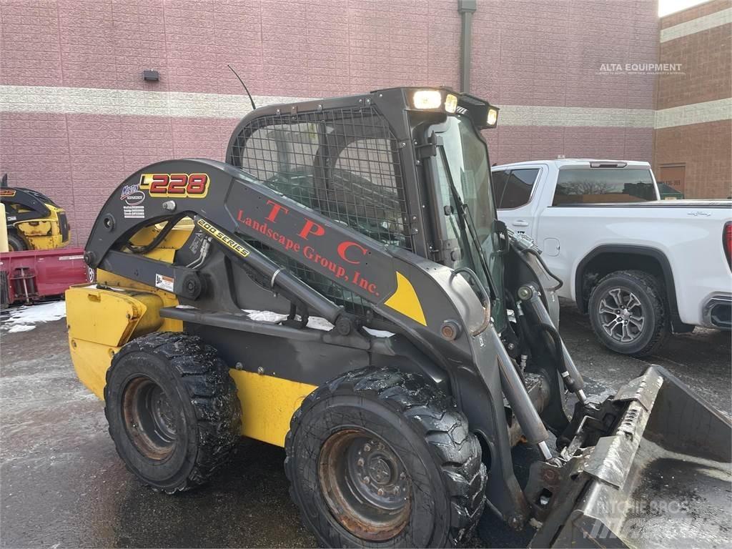 New Holland L228 Skid steer mini nakladalci