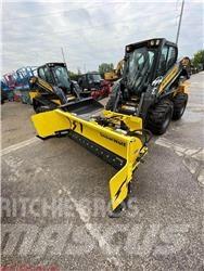 New Holland L328 Skid steer mini nakladalci