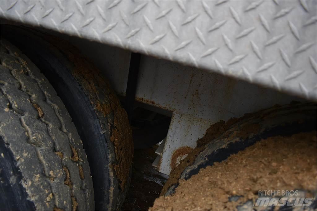  OVERLAND Prikolice cisterne