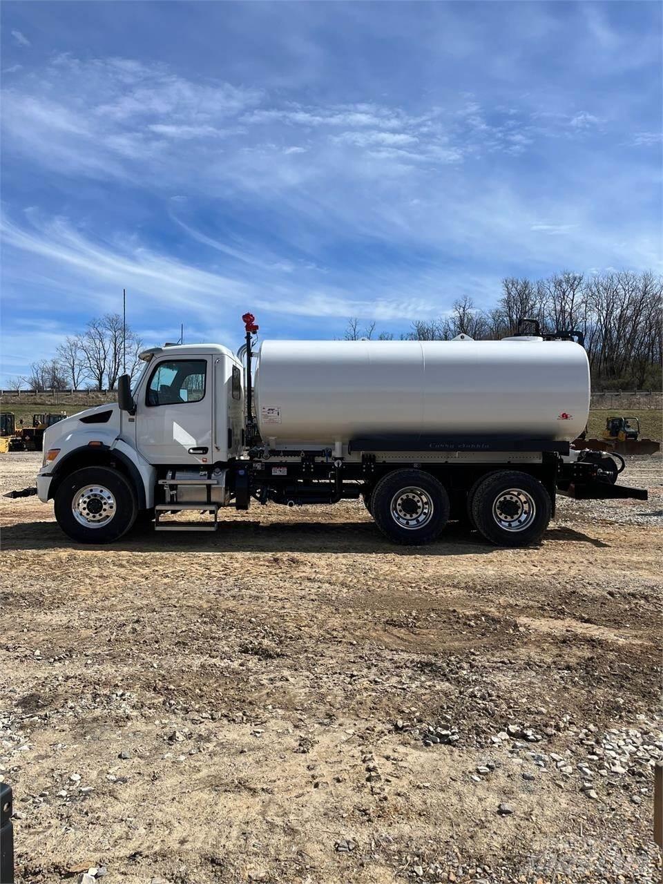 Peterbilt 548 Drugo