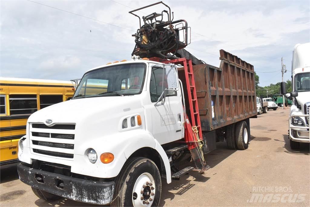 Sterling L7500 Tovornjaki z žerjavom