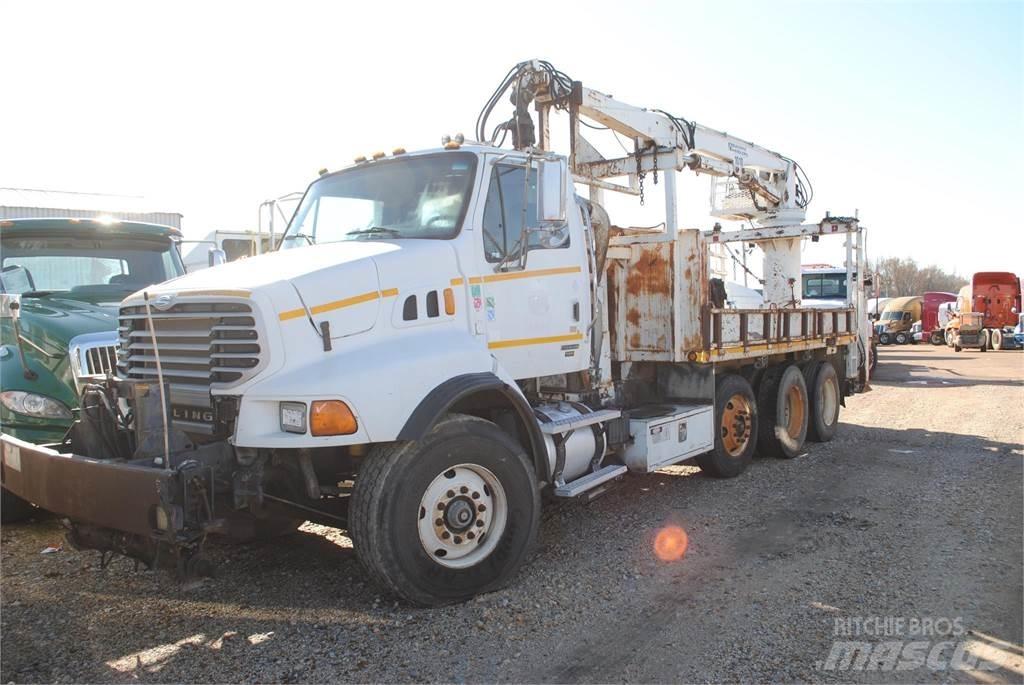 Sterling L8500 Tovornjaki z žerjavom