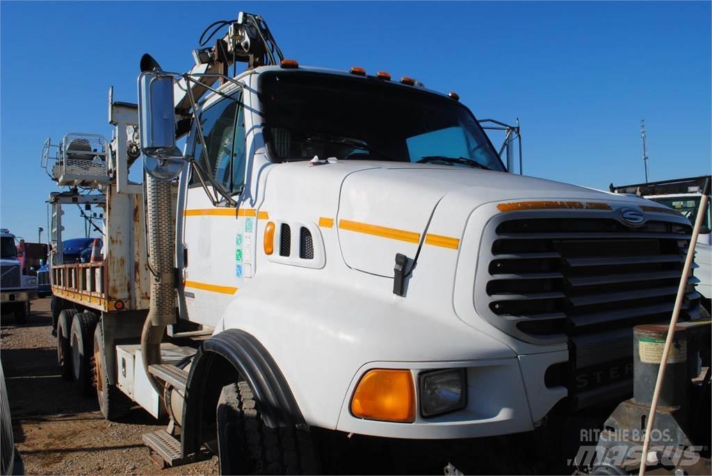 Sterling L8500 Tovornjaki z žerjavom