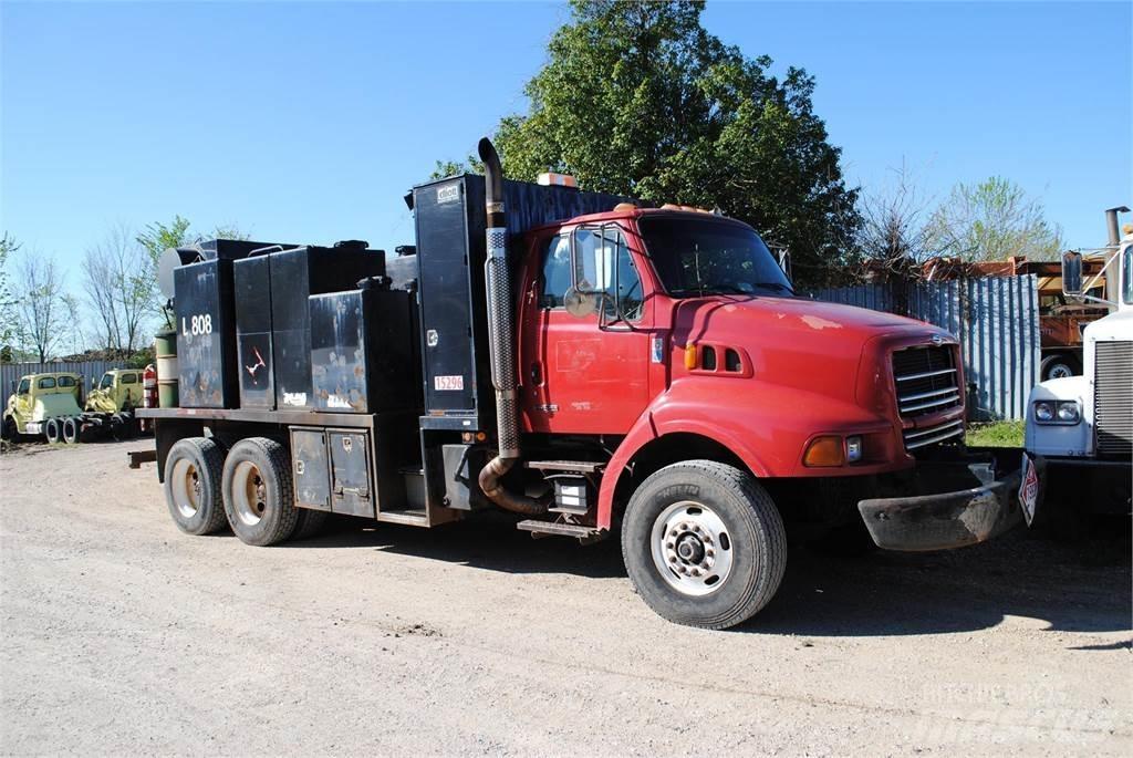 Sterling L8500 Tovornjaki cisterne