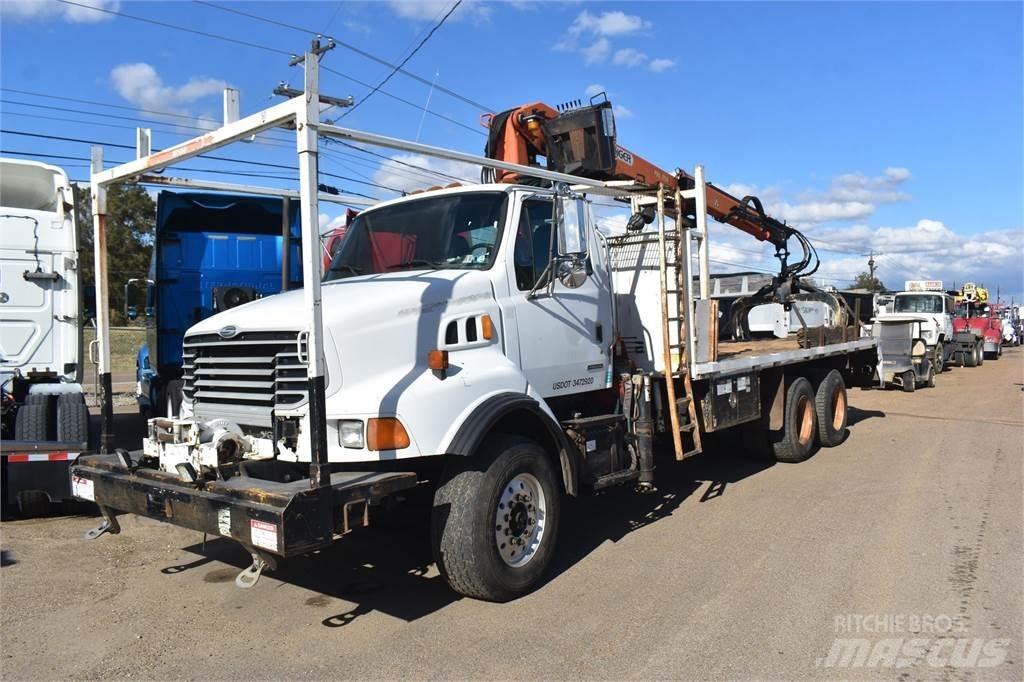 Sterling L8500 Tovornjaki z žerjavom