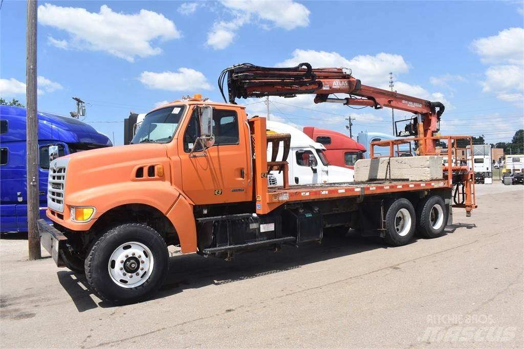 Sterling L9500 Tovornjaki z žerjavom