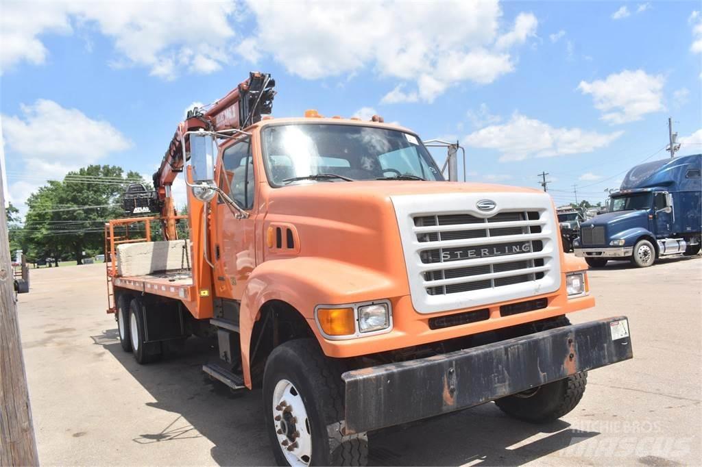 Sterling L9500 Tovornjaki z žerjavom
