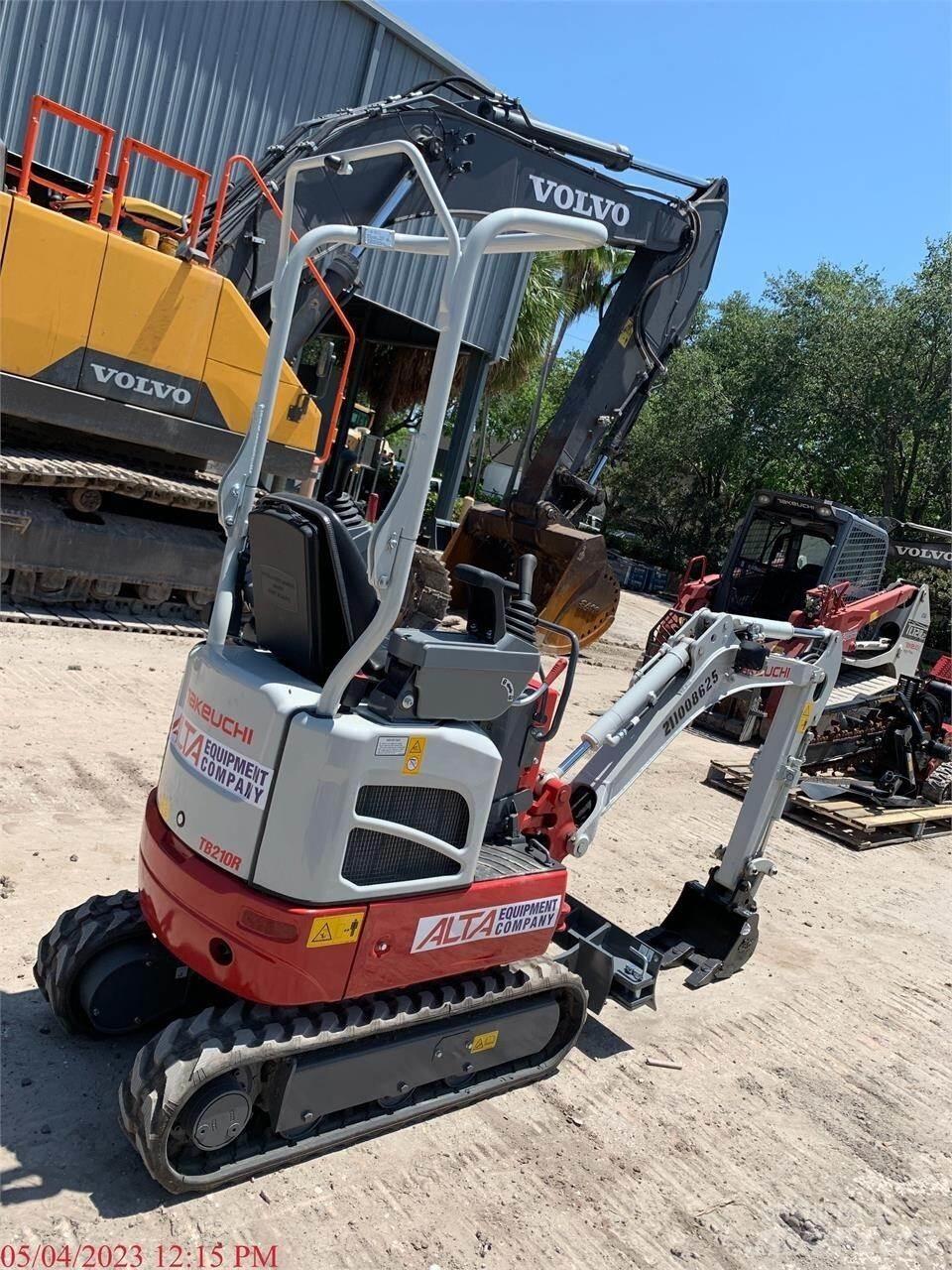 Takeuchi TB210R Mini bagri <7t