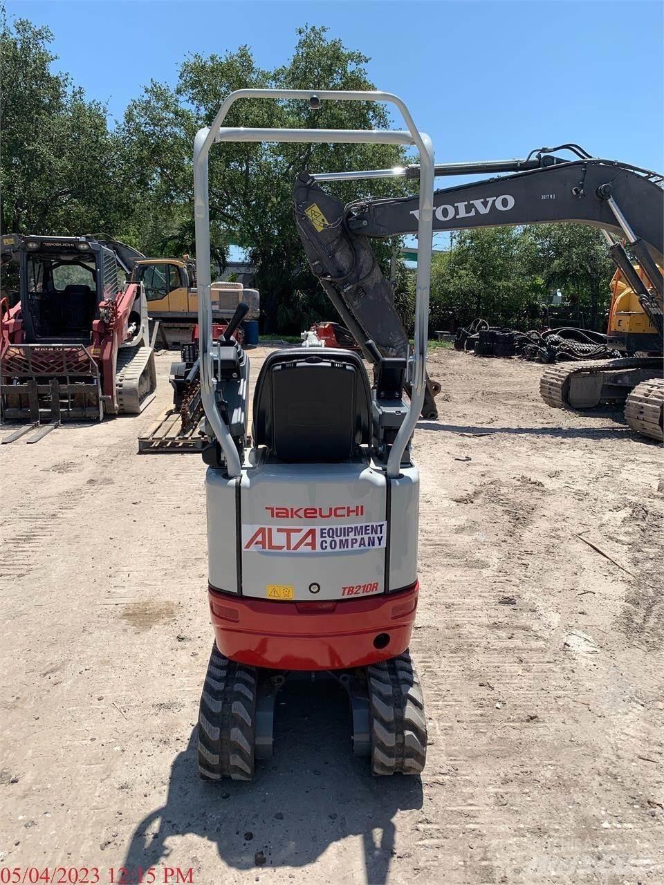 Takeuchi TB210R Mini bagri <7t