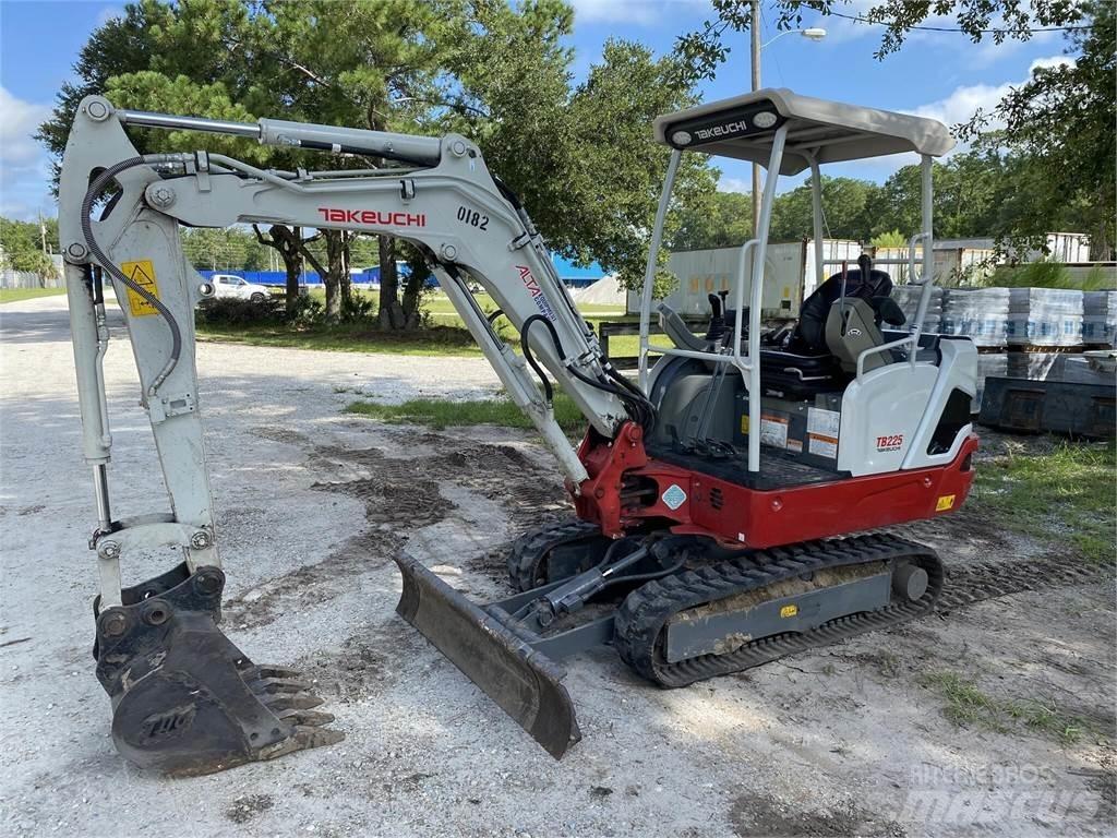 Takeuchi TB225 Mini bagri <7t