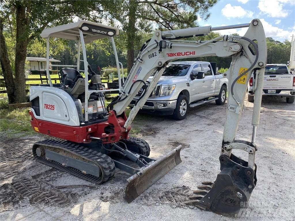 Takeuchi TB225 Mini bagri <7t