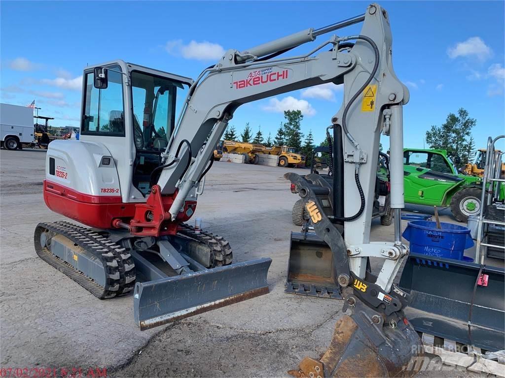 Takeuchi TB235-2 Mini bagri <7t