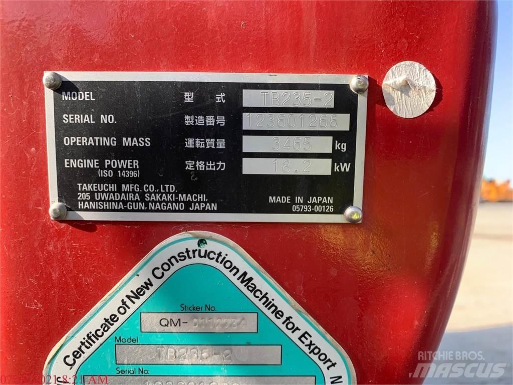Takeuchi TB235-2 Mini bagri <7t