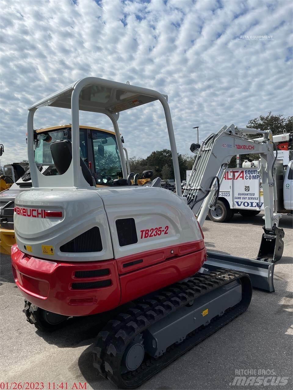Takeuchi TB235-2 Mini bagri <7t