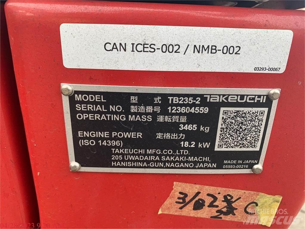 Takeuchi TB235-2 Mini bagri <7t