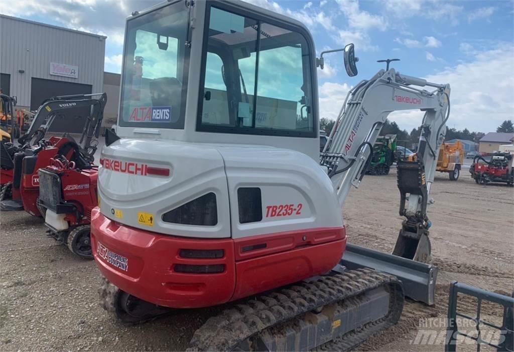 Takeuchi TB235-2 Mini bagri <7t