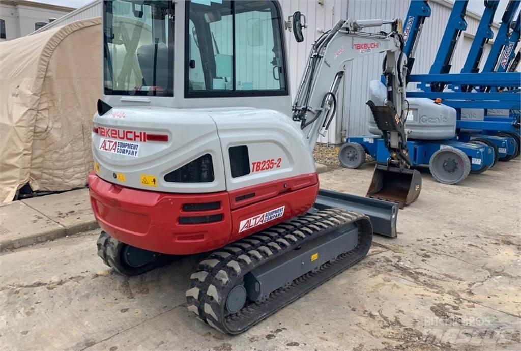Takeuchi TB235-2 Mini bagri <7t
