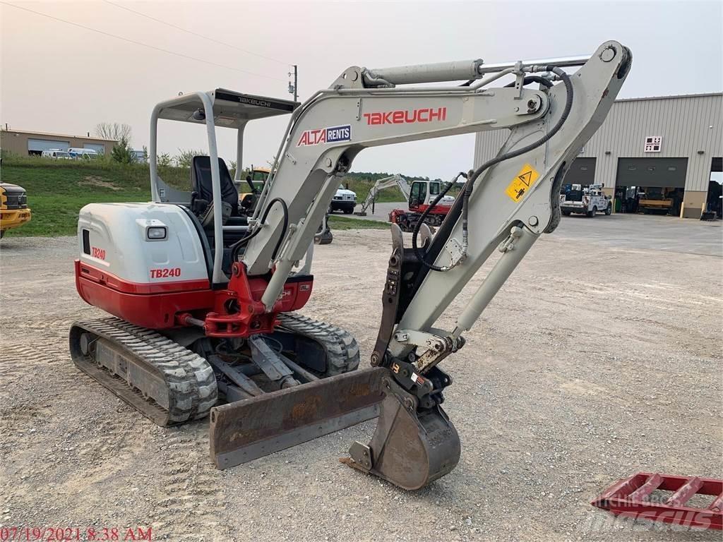 Takeuchi TB240 Mini bagri <7t