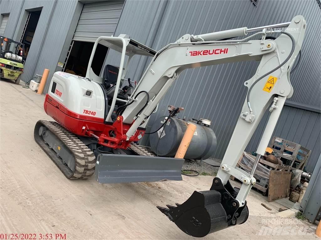 Takeuchi TB240 Mini bagri <7t