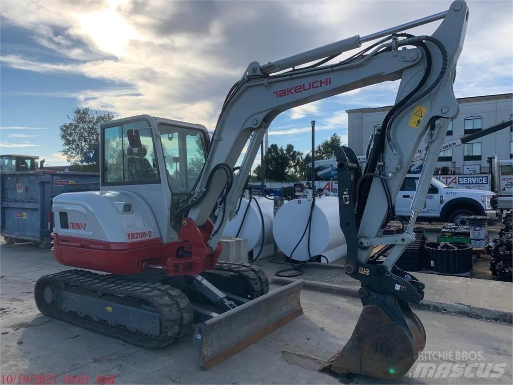 Takeuchi TB250-2 Mini bagri <7t