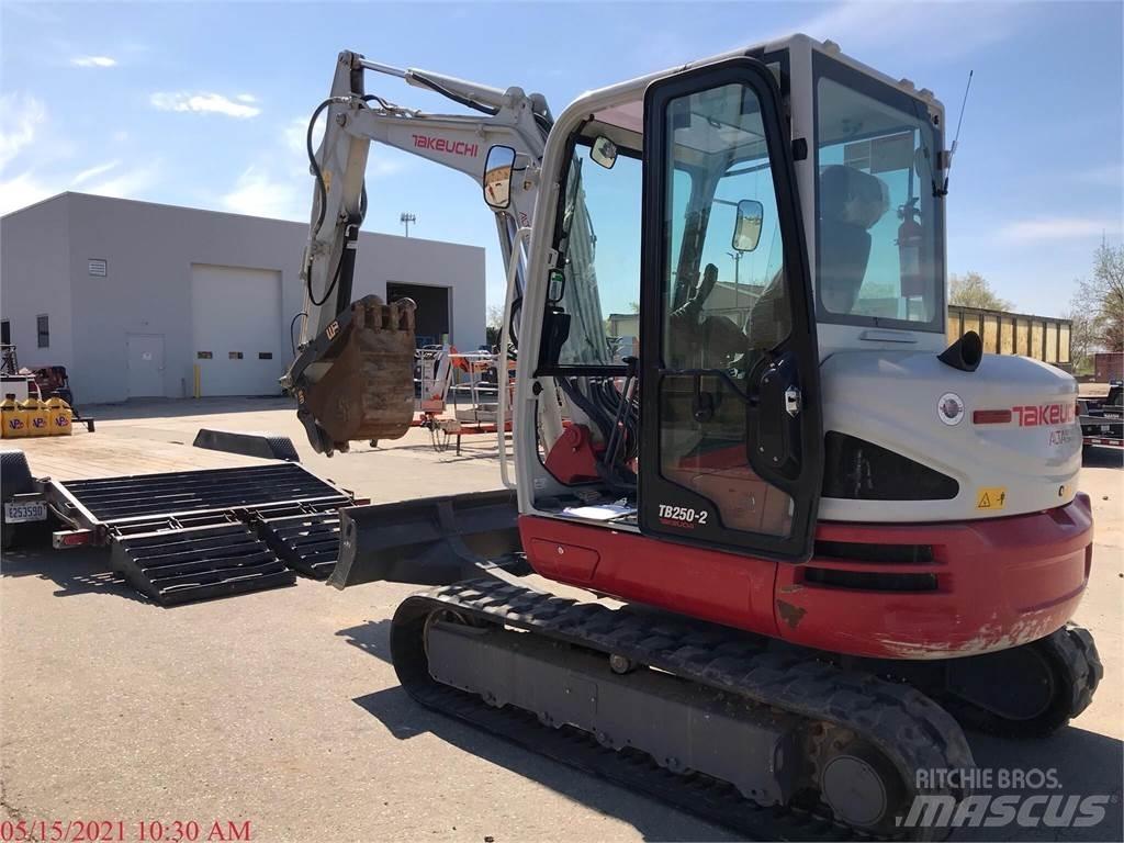 Takeuchi TB250-2 Mini bagri <7t
