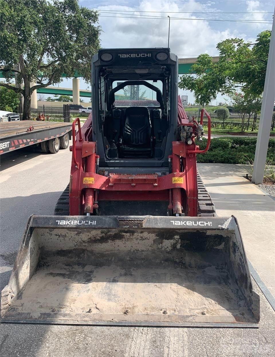 Takeuchi TL12V2 Skid steer mini nakladalci