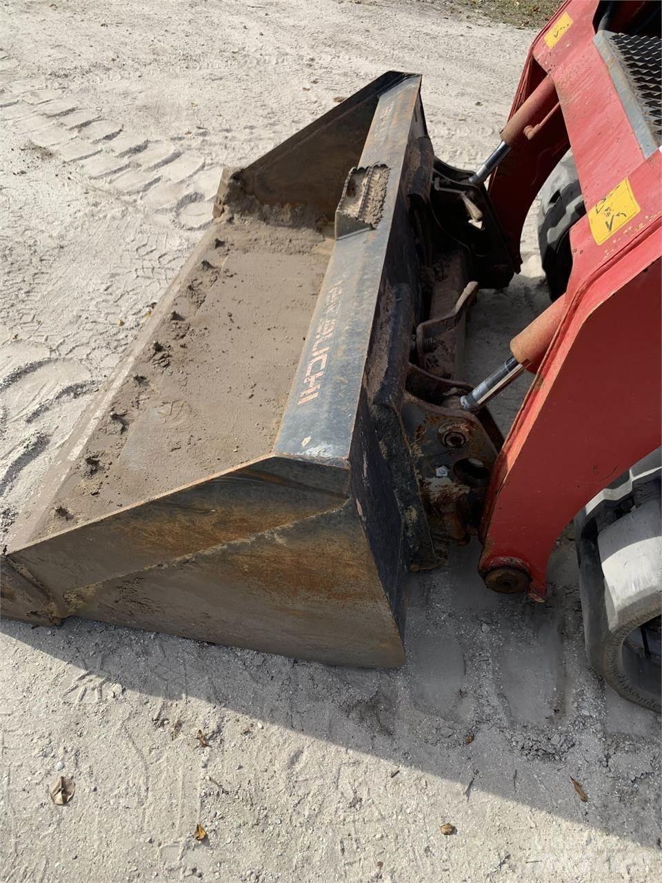 Takeuchi TL8 Skid steer mini nakladalci