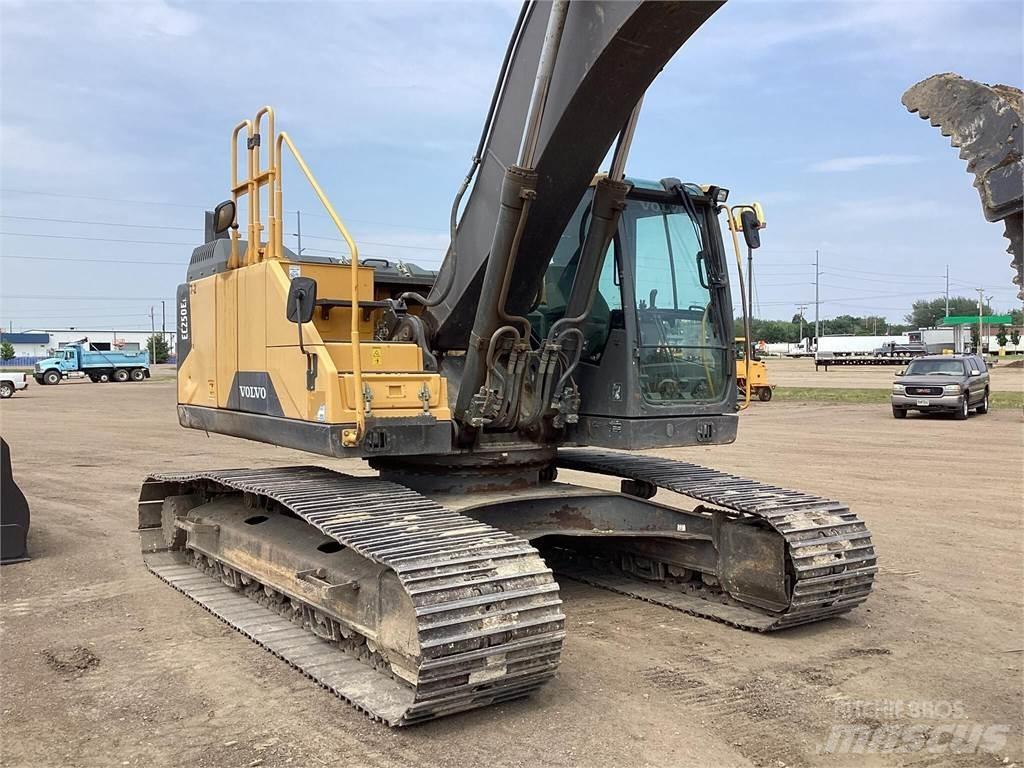 Volvo EC250EL Bagri goseničarji