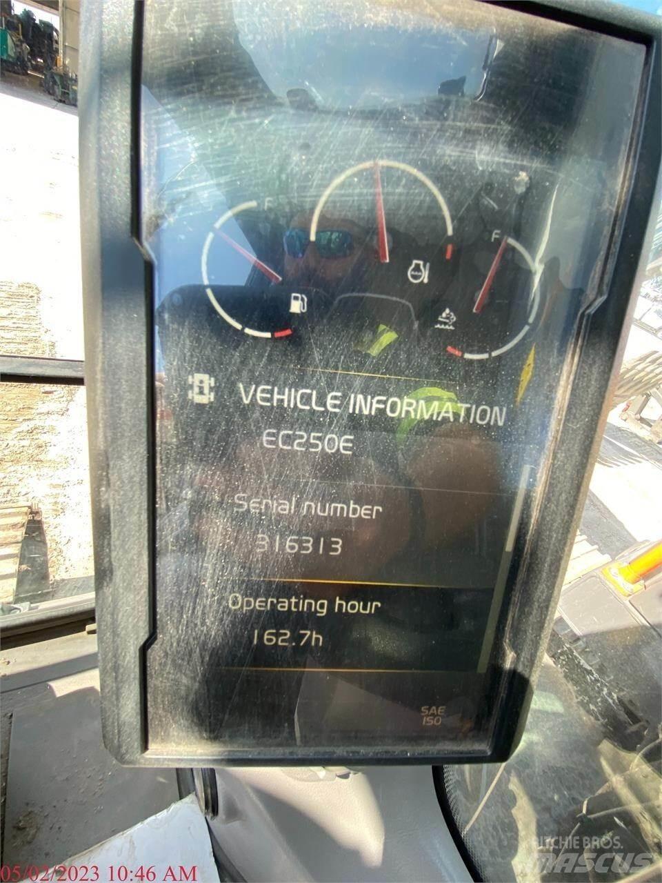 Volvo EC250EL Bagri goseničarji
