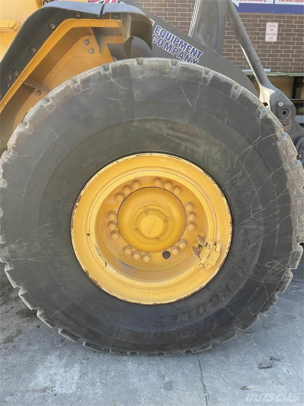 Volvo L110H Kolesni nakladalci