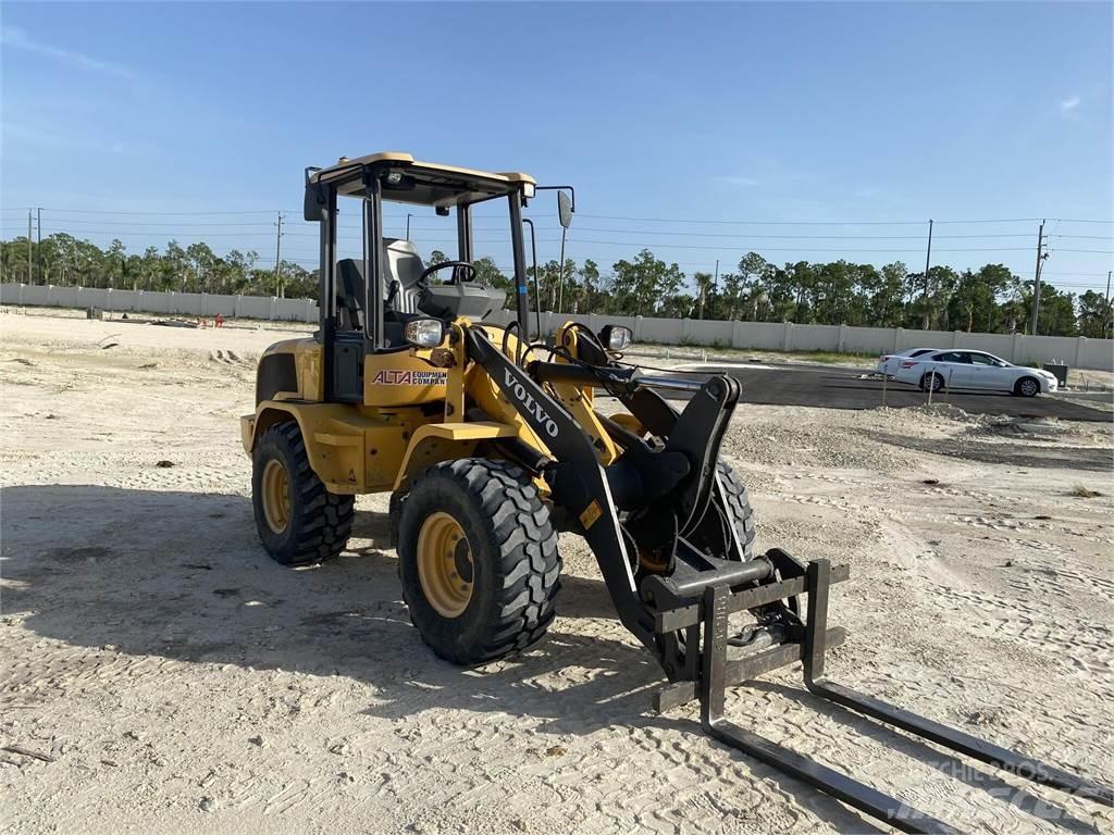 Volvo L30GS Kolesni nakladalci