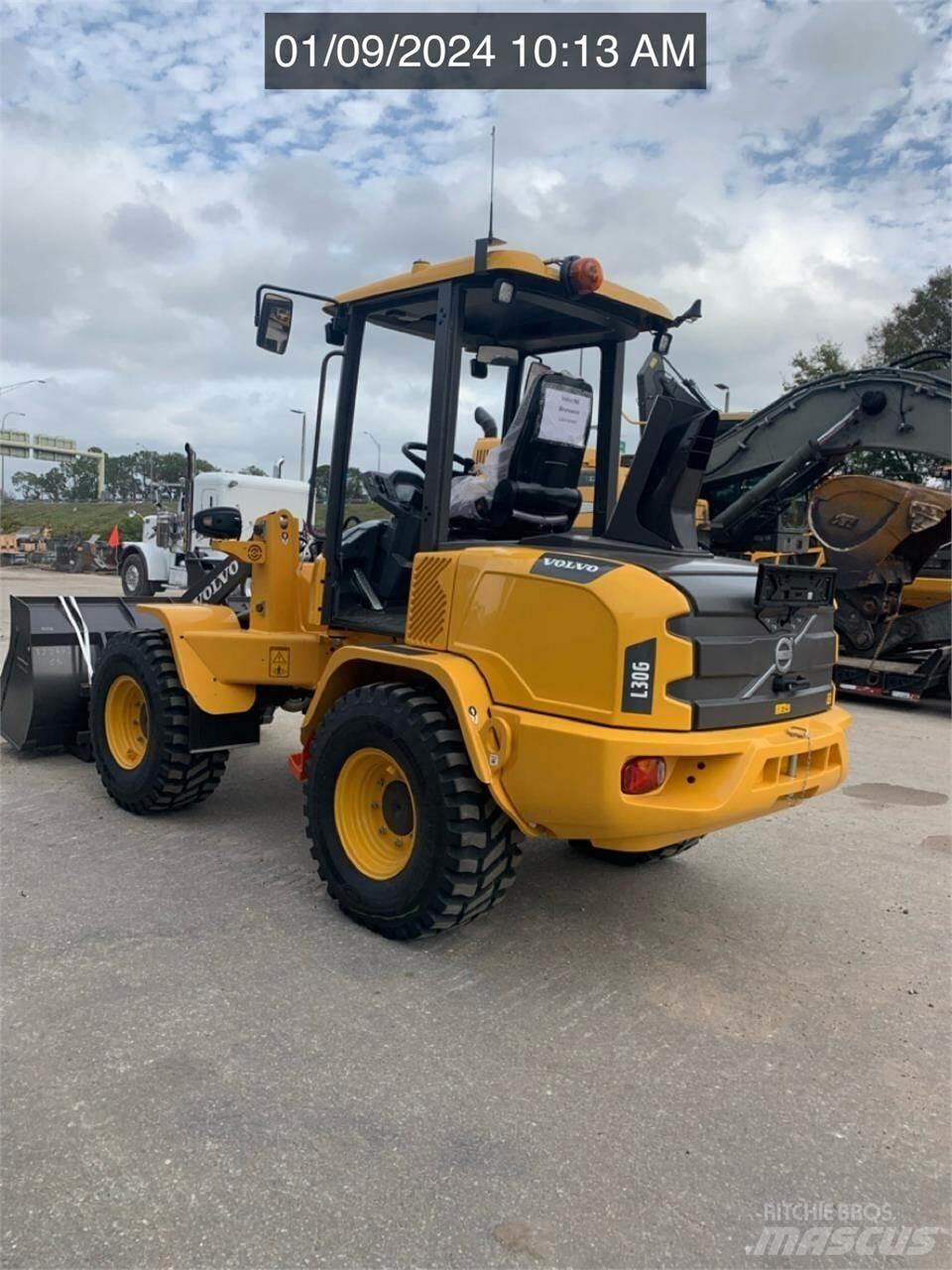 Volvo L30GS Kolesni nakladalci