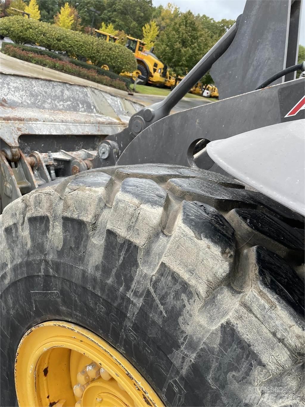 Volvo L70H Kolesni nakladalci