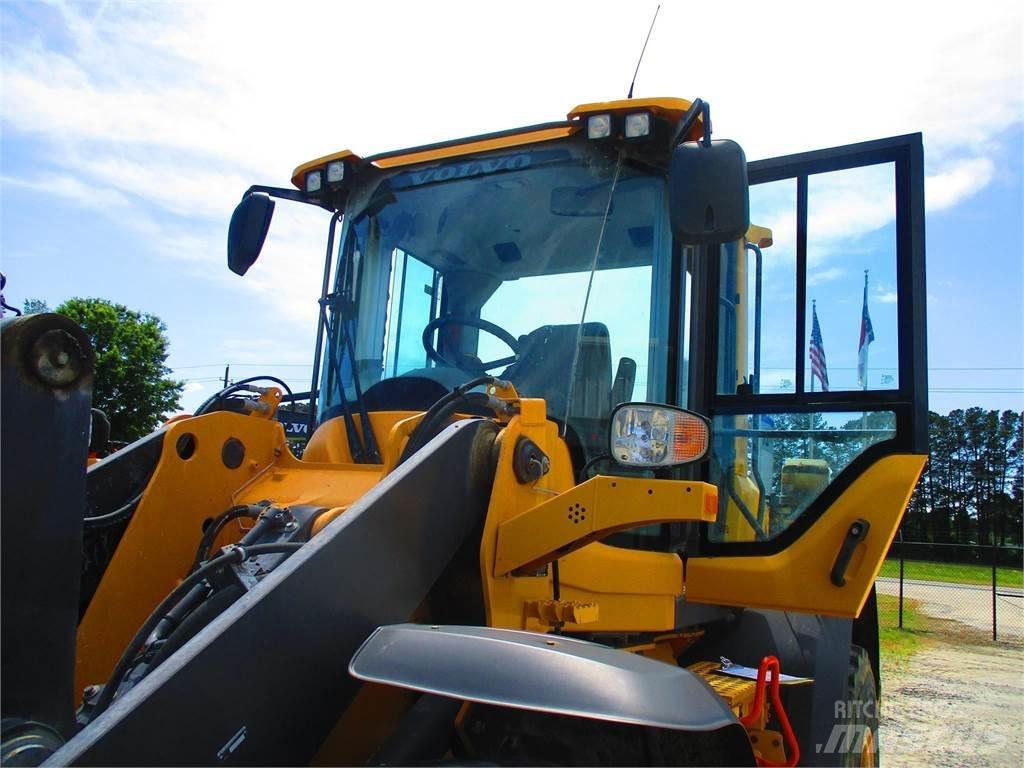 Volvo L70H Kolesni nakladalci