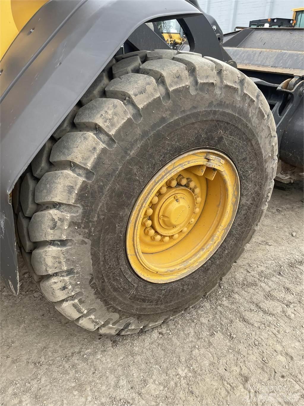 Volvo L90H Kolesni nakladalci