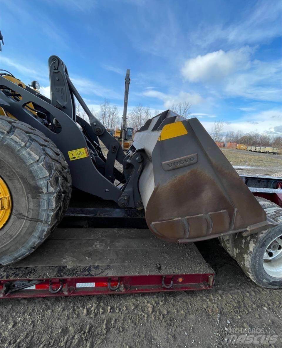 Volvo L90H Kolesni nakladalci