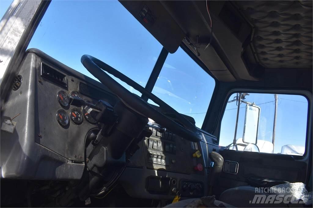 Western Star 4900 Tovornjaki z žerjavom