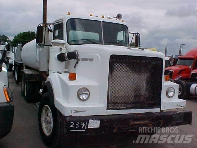 Western Star 6964F Tovornjaki cisterne