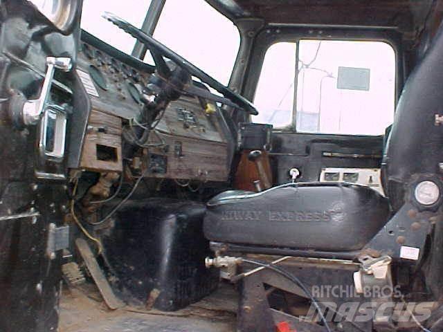 Western Star 6964F Tovornjaki cisterne