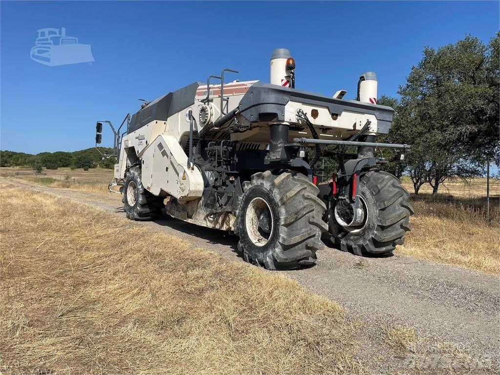 Wirtgen WR240I Stroji za recikliranje asfalta