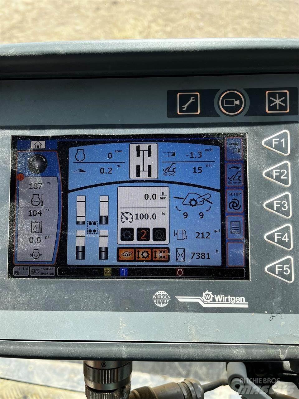 Wirtgen WR240I Stroji za recikliranje asfalta