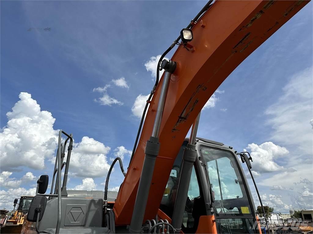 XCMG XE210CU Bagri goseničarji