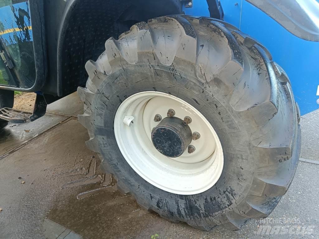 New Holland LM7.35 Kmetijski teleskopski nakladalci