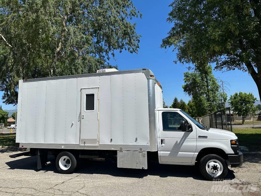 Ford E 450 SD Vakuumski tovornjaki