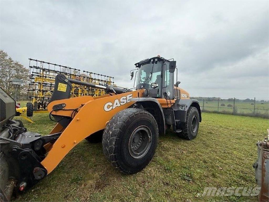 Case IH 921G Kolesni nakladalci