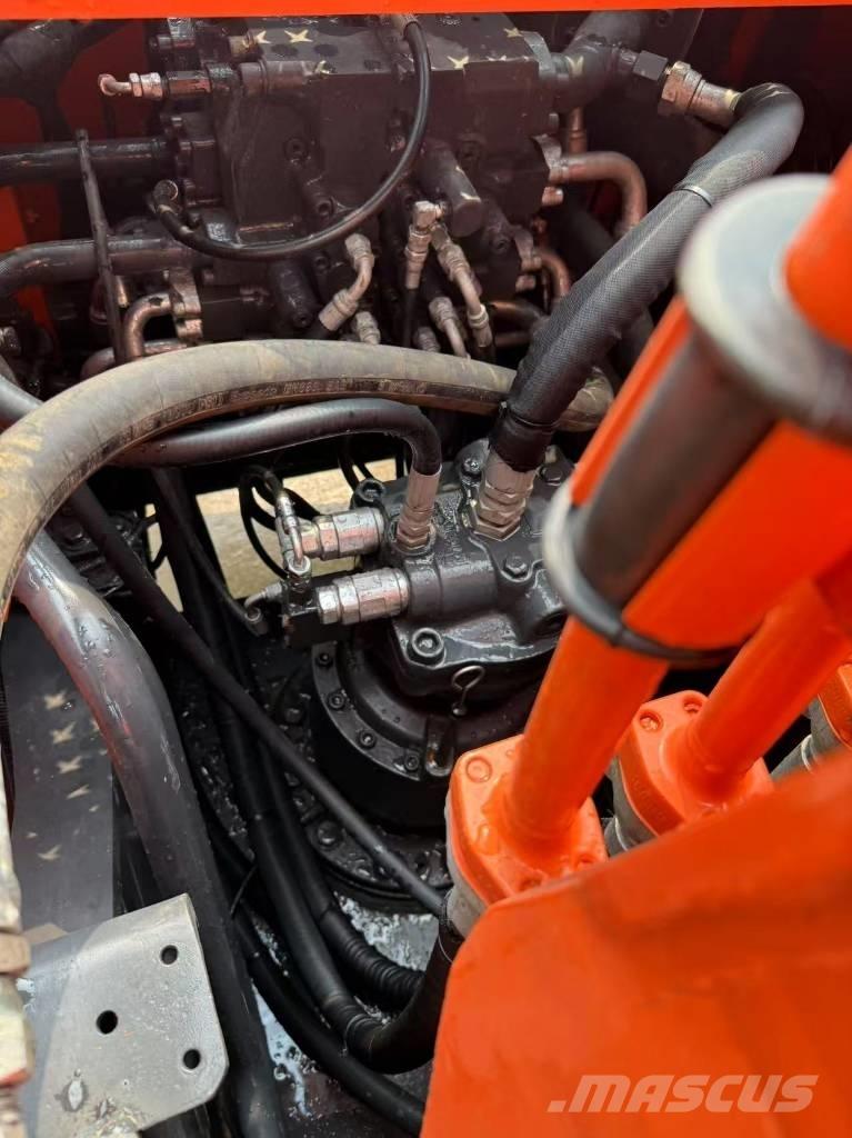 Doosan DX 225 LCA Bagri goseničarji