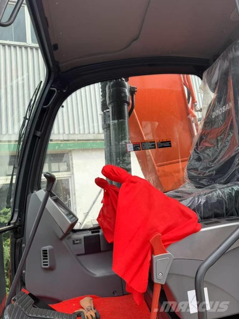 Doosan DX 225 LCA Bagri goseničarji